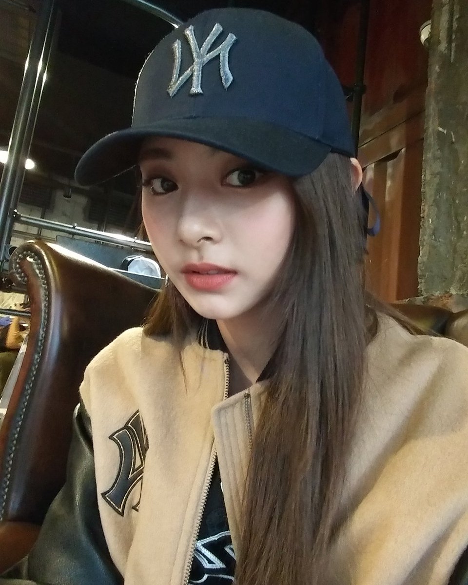 TWICE_GLOBAL's tweet photo. [PIC] 171026 TWICE x MLB
#TZUYU #TWICE #트와이스

https://t.co/XsXEq3LdRs https://t.co/479oN8wzjy