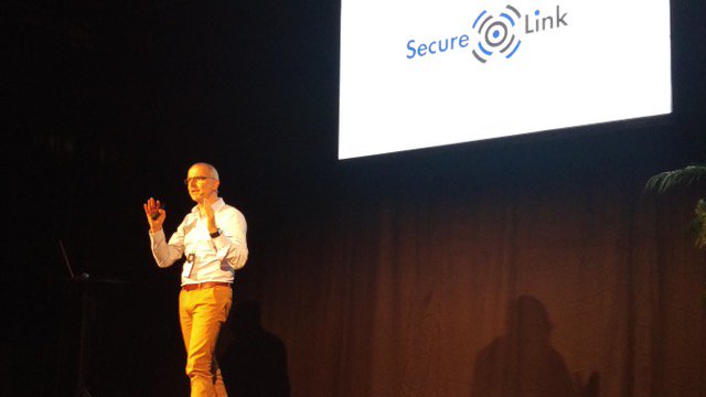 OrangeCyberBE's tweet photo. Sandro Sinigaglia, @ING deelde tijdens #CHECKUP2017 zijn visie over end-to-end security in de financiële sector: https://t.co/0OJE9WsnkS https://t.co/83gMxJ237o