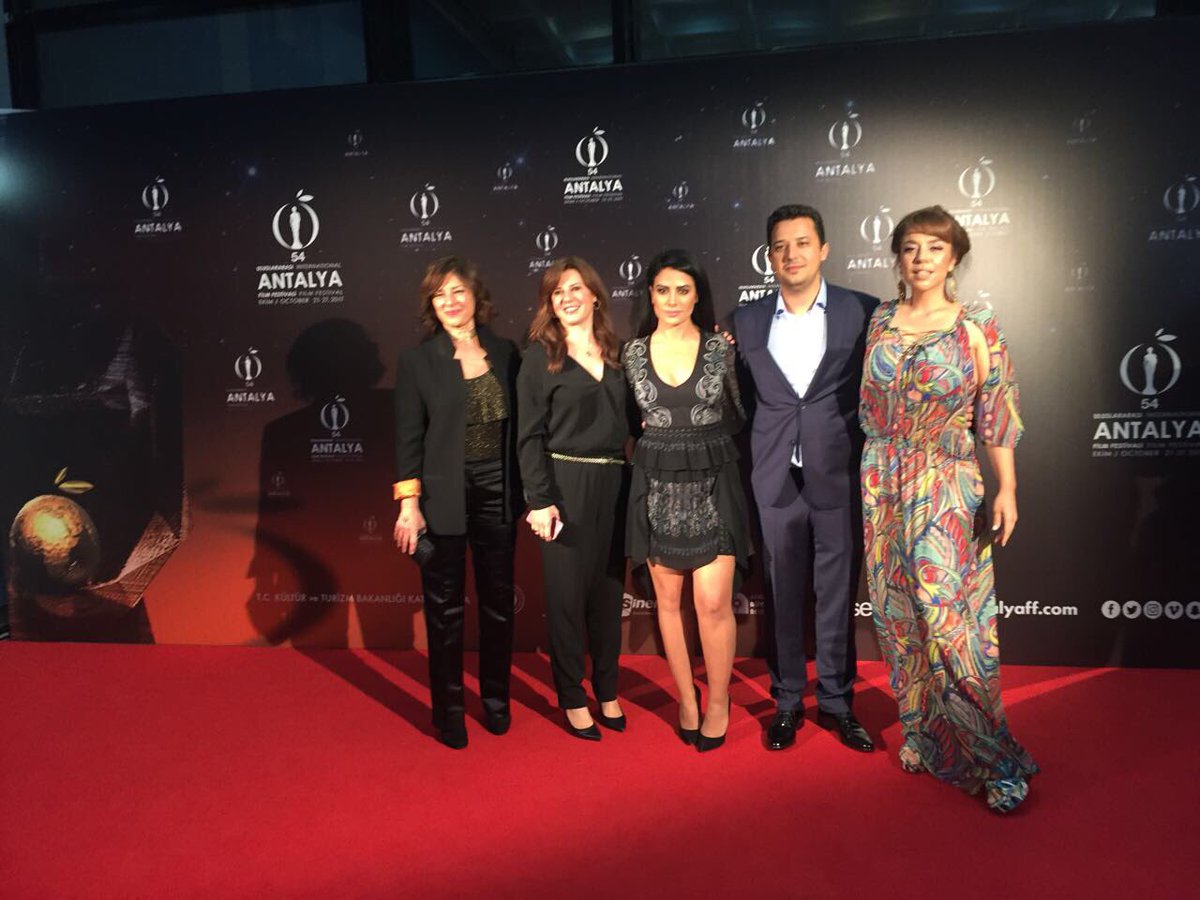 MAD_Solutions's tweet photo. #MADCelebrity @sabamubarak with director Andaç Haznederoğlu, producers & crew of #MADFilm #TheGuest at its Turkish premiere at @AntalyaFF https://t.co/2ZXGchMKvI