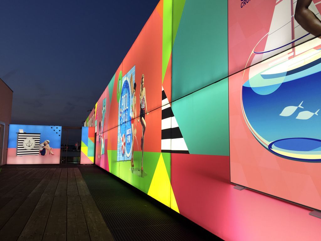 pixlip's tweet photo. outdoor #facade beach front style #pixlip terrace space with #lightwall
winter cover is on the way...
we‘ll keep you updated. https://t.co/DbKnfgQ6zZ