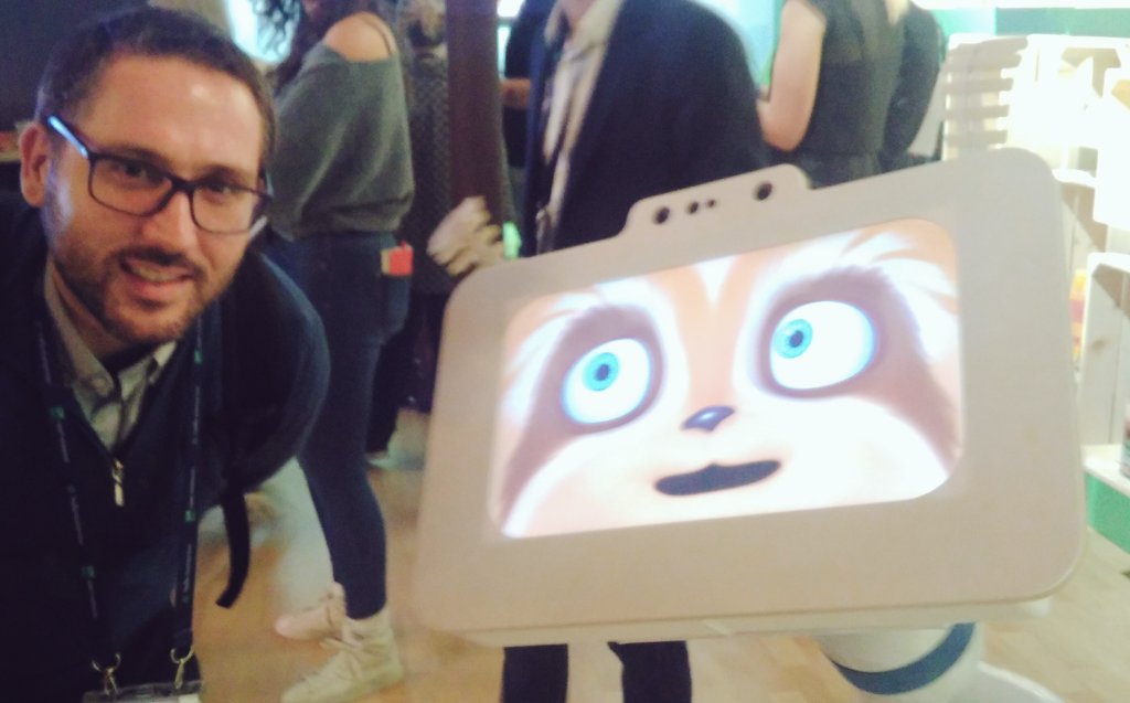warpzzone's tweet photo. #HTSummit - I and my new #Mate from #SpoonAI #HappyTogether😁 at @104paris https://t.co/80jhGQ7qBT