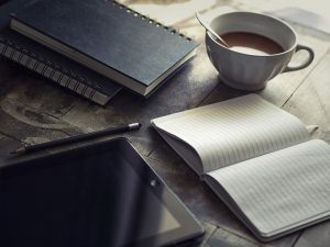 hubert_vast's tweet photo. #ContentManager VS #Communitymanager : 2 #CM complètement différents ! #web #Marketing #webmarketing https://t.co/rWrheaxM9r https://t.co/rcLPhRaQcV
