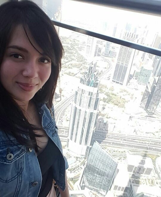 SolidJuliaMOFC's tweet photo. Touchdown, Dubai ✈ Here's @montesjulia enjoying the top view of Burj Khalifa 💙💙 https://t.co/sFFkqMnbAc