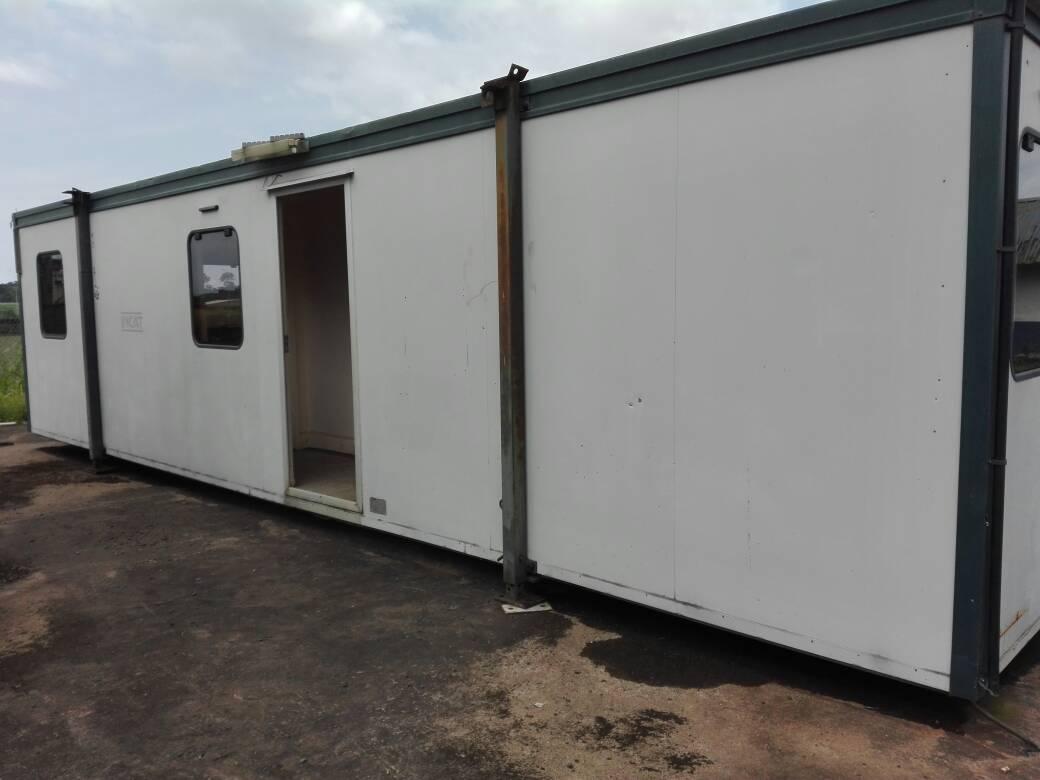 pablo_faix's tweet photo. Se vende portacabina 10metros por 3.5-4metros https://t.co/VrP3kszhyw