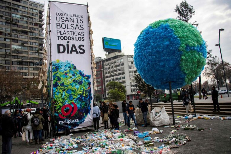ban the use of plastic bolsas