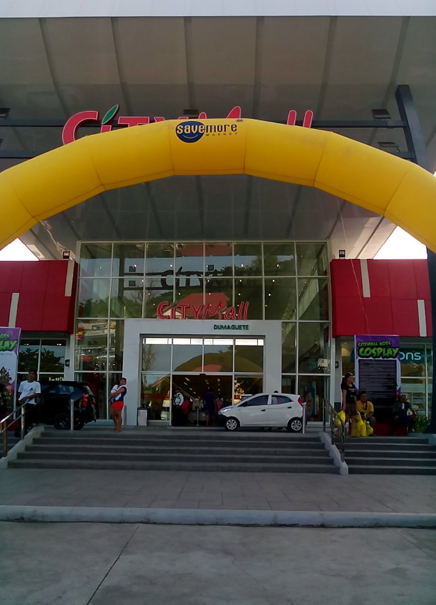 feling009's tweet photo. LIVE NOW: #OneNETnews FIRST @ 5:30 is on RIGHT NOW LIVE from the inside of @CityMallPH Dumaguete at #SMSavemore. https://t.co/CuoZ2dYZZA https://t.co/LSd0c1Eg3W
