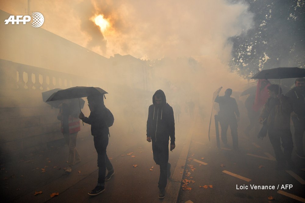 pauvreencolere's tweet photo. on nous fait chier...?
ils"#eux"n'ont donc rien compris 1d nôtres #enjôle/#mort c sera 10d leurs qui payerons!
#CNRF+#ACAB
#TURMA2016!#turma https://t.co/hbxI9bDS8C