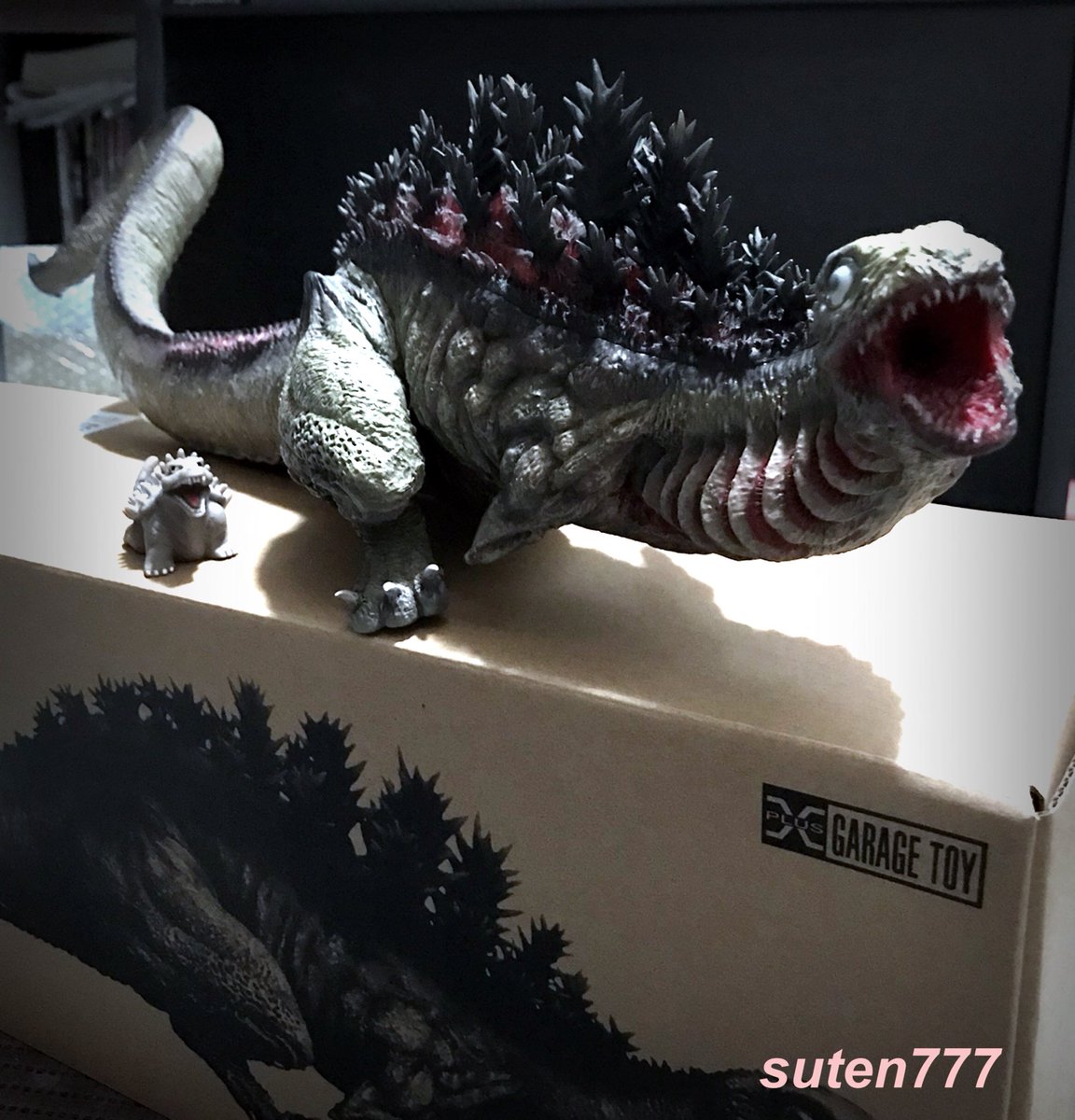 suten777's tweet photo. 東宝大怪獣シリーズ ゴジラ2016
第2形態 かまたくん 届きました‼️
デカイです((o(^∇^)o))
#shingodzilla
#2ndform
#xplus
#大怪獣シリーズ https://t.co/q63EdaQ2hF