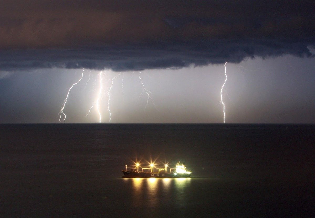 Ships are triggering intense lightning storms wef.ch/2wNTO3y