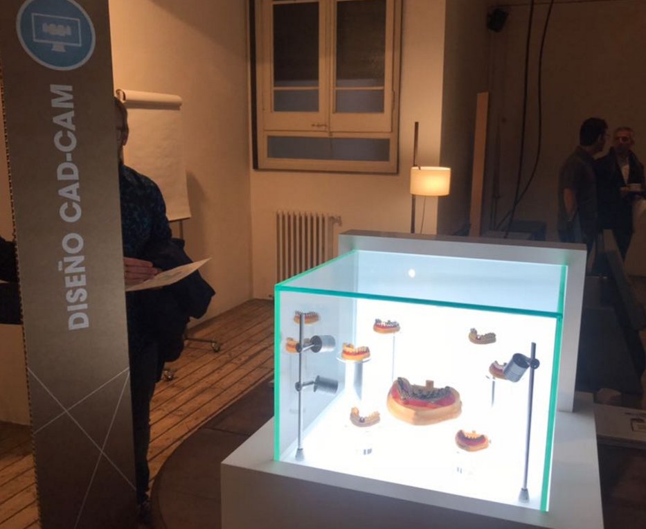 oralthbcn's tweet photo. #CadDesign, AdditiveManufacturing, and new Industry 4.0 tools applied to surgery and medicine, today at @AvinentImplant's #Dentistry40 Event https://t.co/TKtRTAagcn