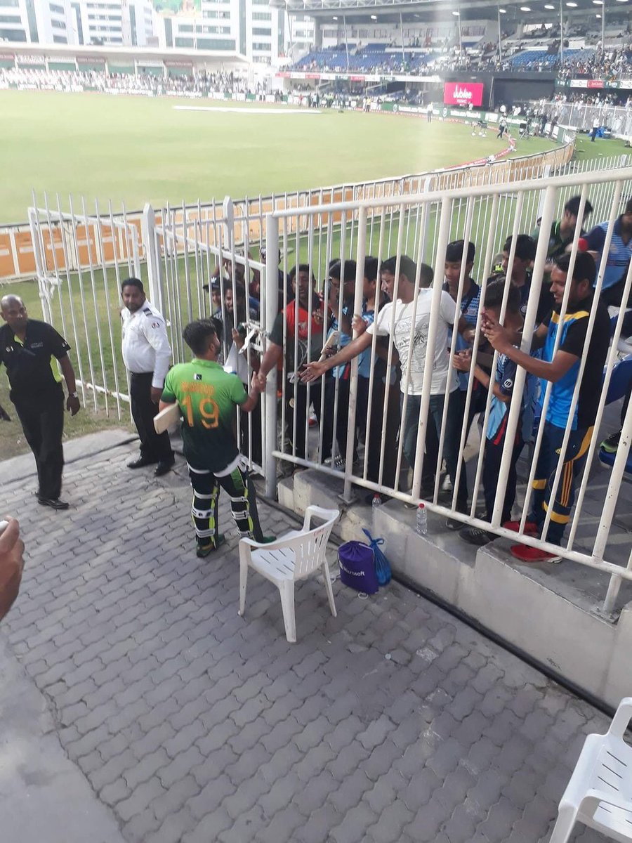 iZubairT's tweet photo. Hi Ahmad, Please don't loss your Hope👍 Allah will help you, Your good time will come soon, InShaAllah.❤ @iamAhmadshahzad 

#SupportAhmad https://t.co/TupoMFq9Lq