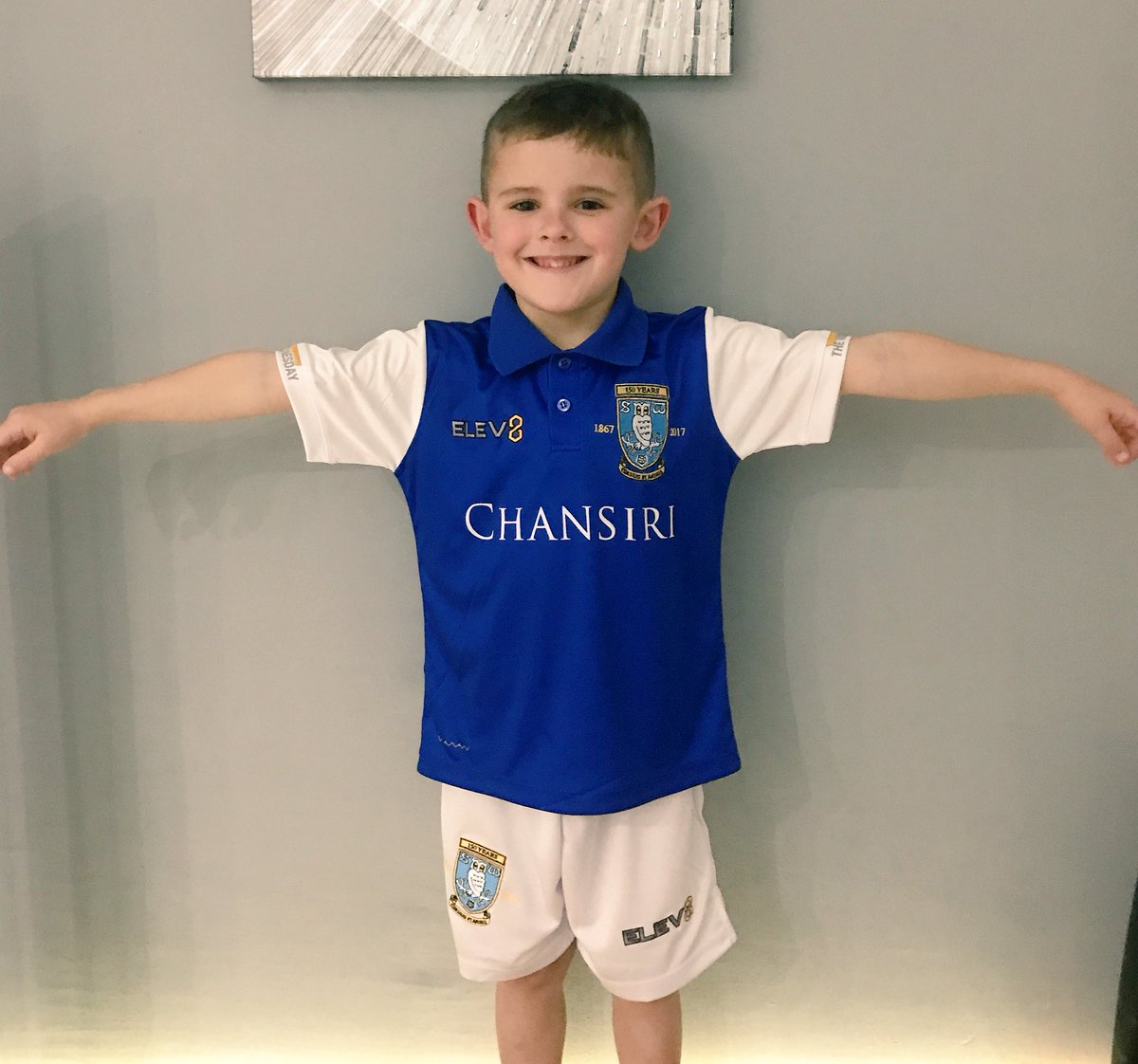 RyuOnline's tweet photo. Thanks to @swfc 🦉 for letting me get my sons @HudsonKaiCooper kit early from online collect. Really happy with quality #swfc #wawaw https://t.co/Vqk3flxbdI