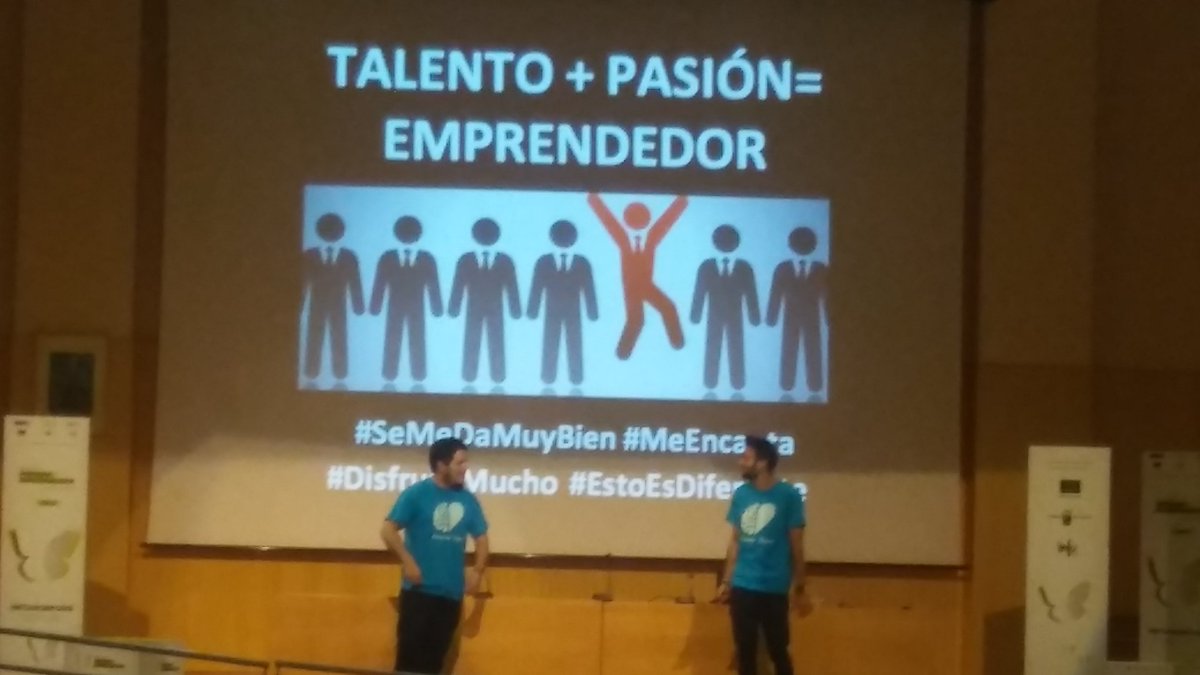 ArmadaAlvaro's tweet photo. Comienzan los juegos del hambre para #emprendedores en #Diape17 #DiapeJunior #Murcia con @ImproVivencia https://t.co/WM6qBJXXuT