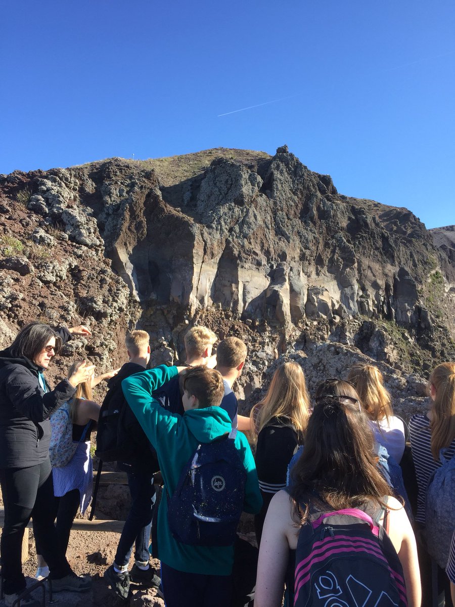 PjRowen's tweet photo. Just finished trip up Vesuvius with @WRIGEOG and #Writhlingtonschool and @NSTGeography https://t.co/VKI3F8rRl3