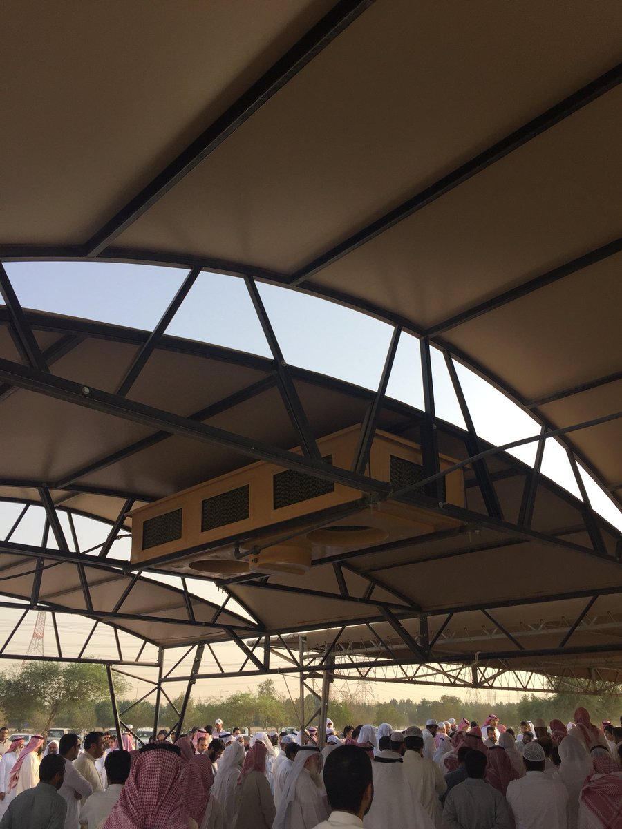 a_alhumain's tweet photo. مظلات متحركة في مقبرة الكويت فكرتها جميلة ياليت تتطبق عندنا ، رحم الله اموات المسلمين https://t.co/x4RZJKbTGx