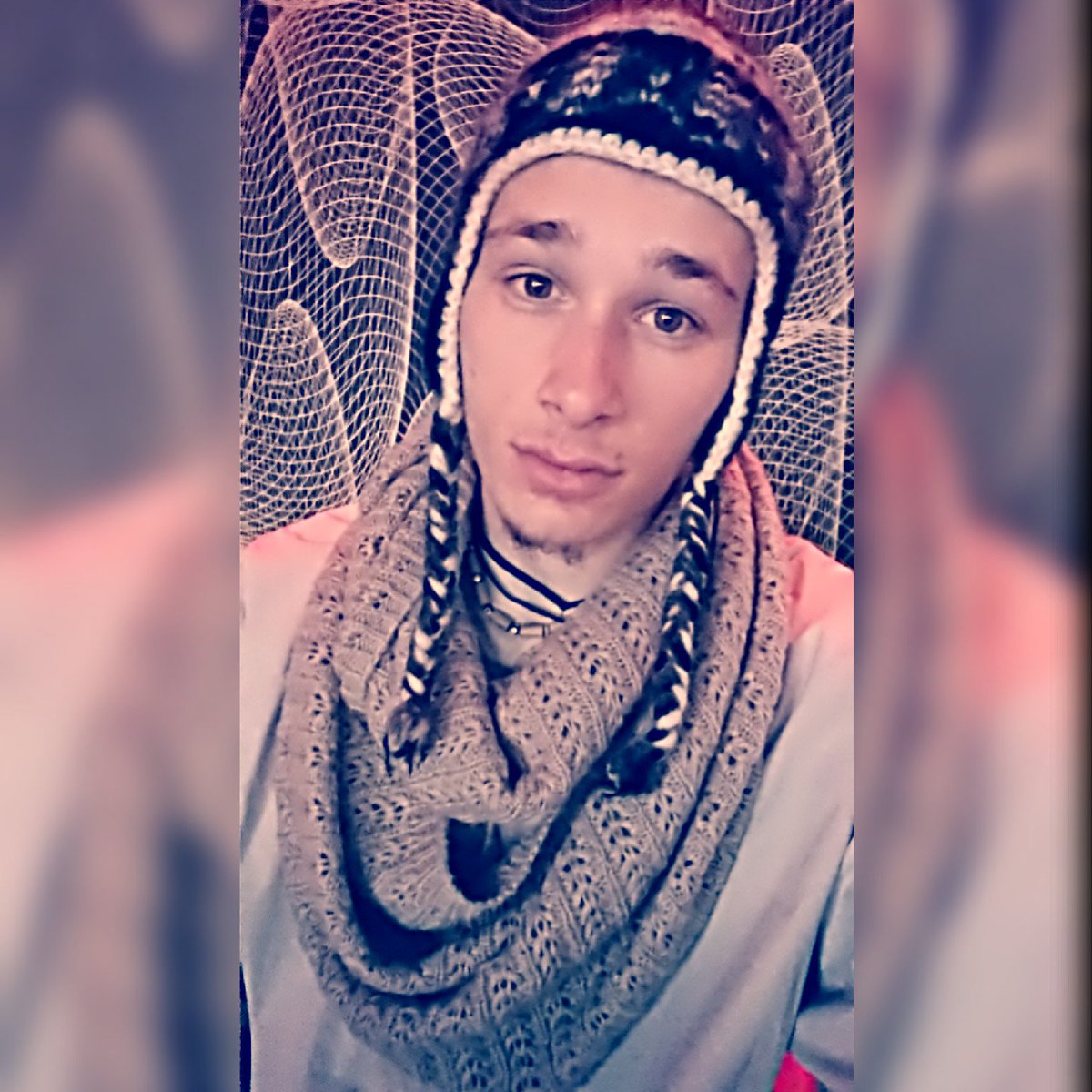 SlavisaRadovan4's tweet photo. Ponašam se kao kretenBaš me briga sav sam fancy..😊😎👏👌 https://t.co/SPYZazvv0N