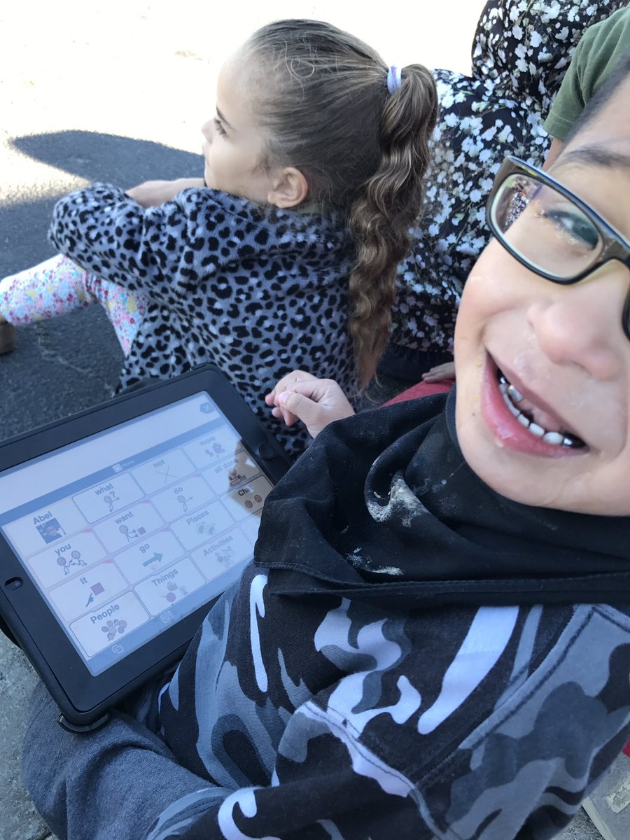 MrsAshleyVargas's tweet image. Using our device even at the Bike Rodeo. #PVLionpride #speechtherapy #languageiseverywhere #givethemavoice 🗣📱