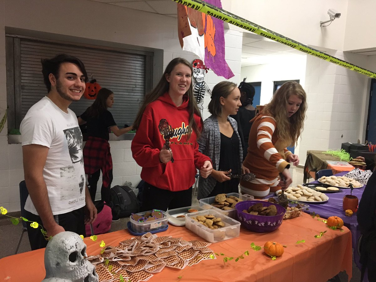 MsSacino's tweet photo. Spookies and Cookie Pizza selling task! @HumberviewSS #success #pleasebuyourcookies https://t.co/qKS8PKxtpU