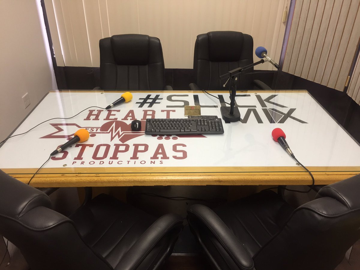 GenrusHS's tweet image. #SlickMix #Podcast Room available for a #variety of #networking needs! Call or Text 4014420960 for more info!!! #studiolife #Heartstoppas