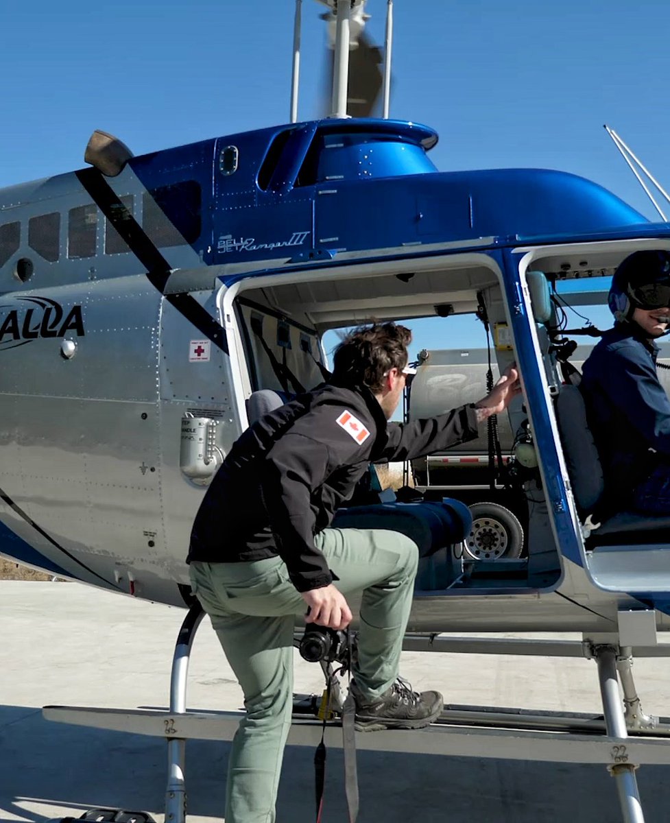 daxjustin's tweet photo. Check out the Okanagan Valley with no doors on our heli! 😍 Hear all about it 👉 https://t.co/yj5tj3wABf #Route97 #zenseekers #explorebc https://t.co/4lvy1ZYyQP