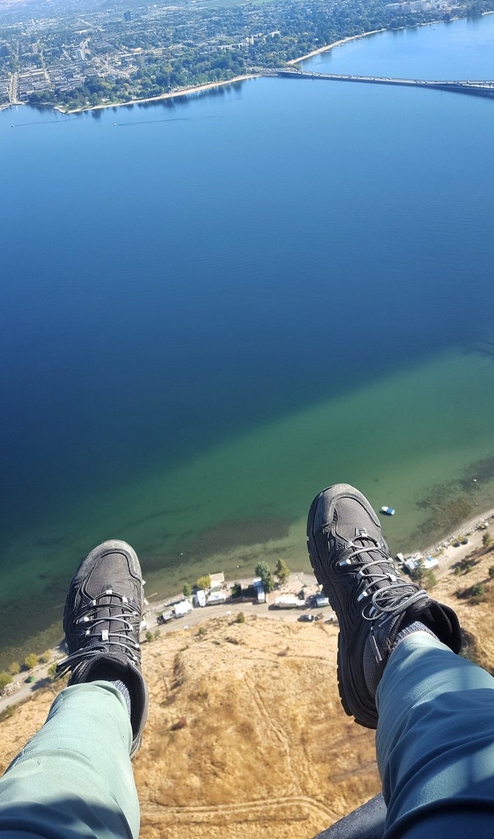 daxjustin's tweet photo. Check out the Okanagan Valley with no doors on our heli! 😍 Hear all about it 👉 https://t.co/yj5tj3wABf #Route97 #zenseekers #explorebc https://t.co/4lvy1ZYyQP