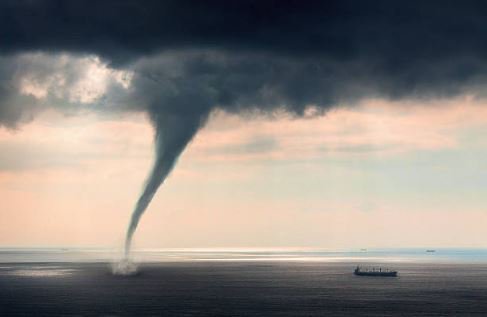 The Atlantic hurricane season is officially from 1 June to 30 November go.usa.gov/xngPB (via <a href="/NOAAResearch/">NOAA Research</a>) 🌎 #hurricane #environment