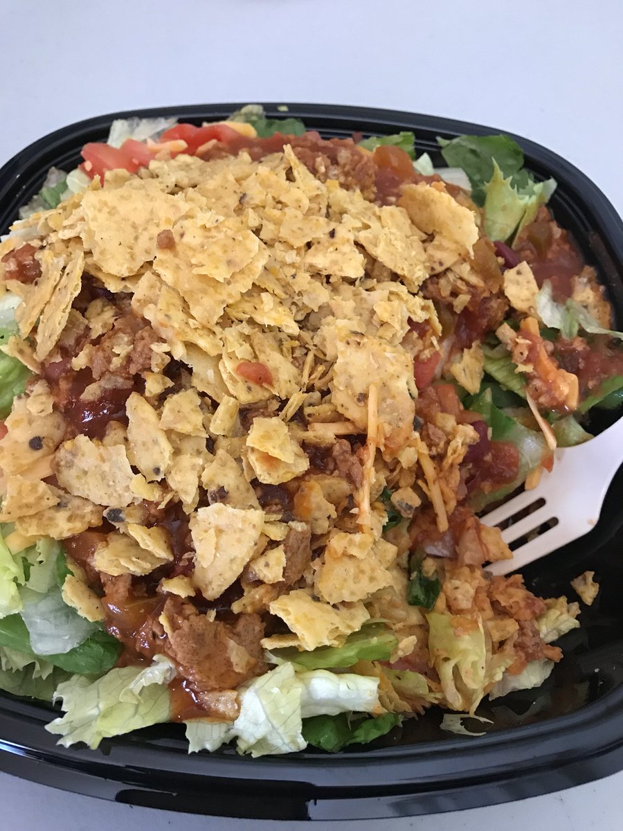 jackiescottest's tweet photo. Because love does and my person is the best. She gets me and knows my stomach. @alisonbrantley #shesakeeper #thanks #loveyou https://t.co/cxo6hFHyds