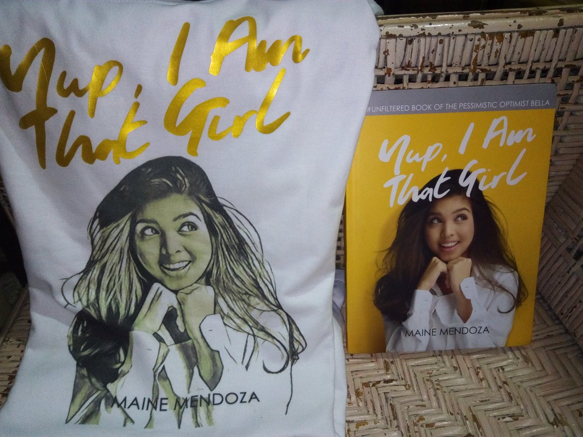 rej_10's tweet photo. Congrats @mainedcm kahit malayo ramdam ko gano ka kasaya haaay tamang panahon masisign mo din to
#YIATGBookLaunch 
#heightproblem https://t.co/Opxfifcvvu