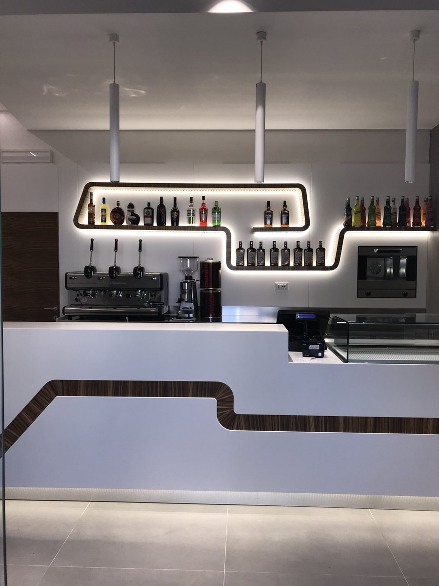 DesignCarmando's tweet image. #bar #gelateria #arredocoriandupont #attrezzaturerefrigerate #essenzazebrano #progettatiecostruitidacarmandodesign