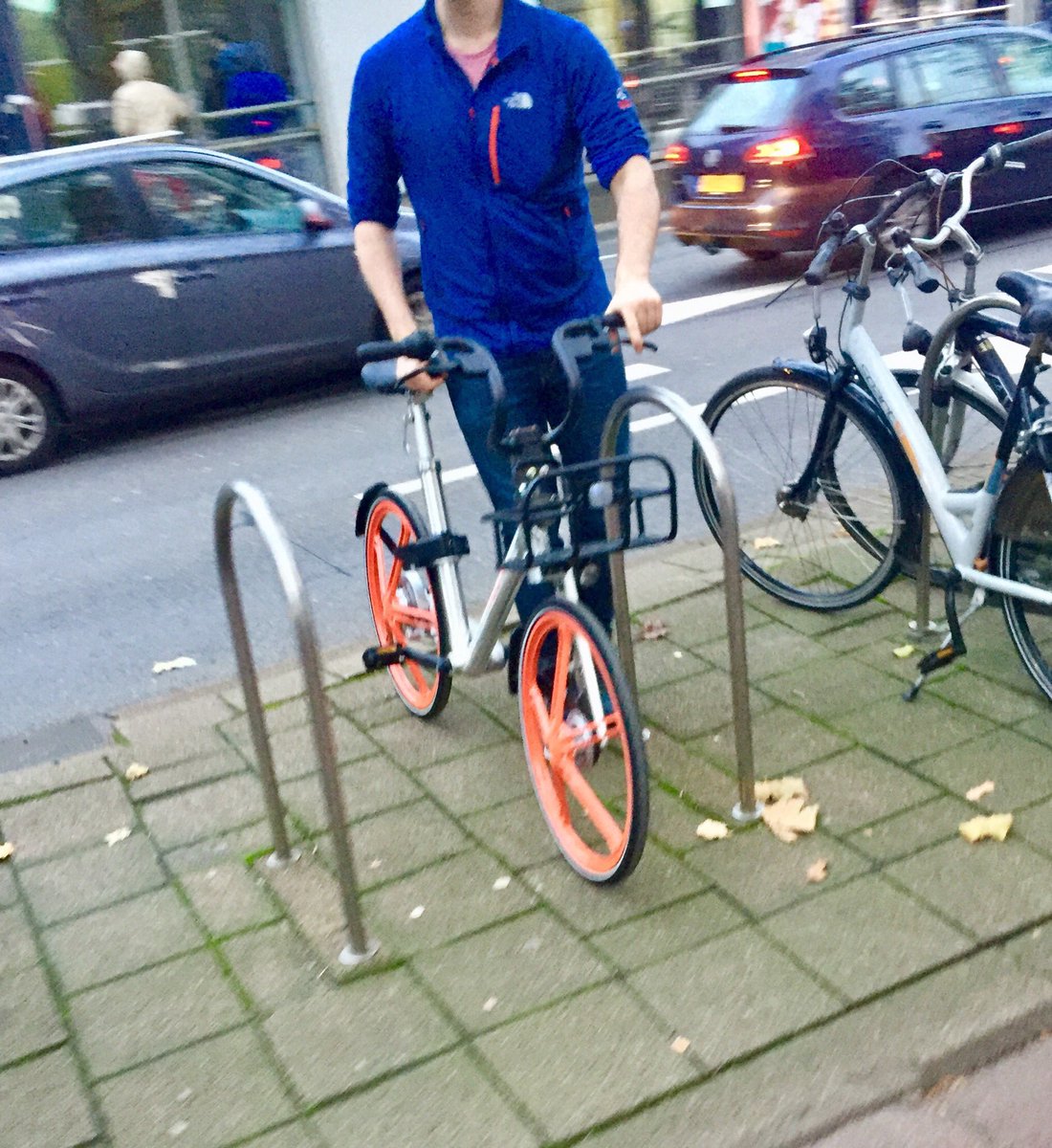 Nu ook rode deelfietsen!
#coolsingel #mobikes