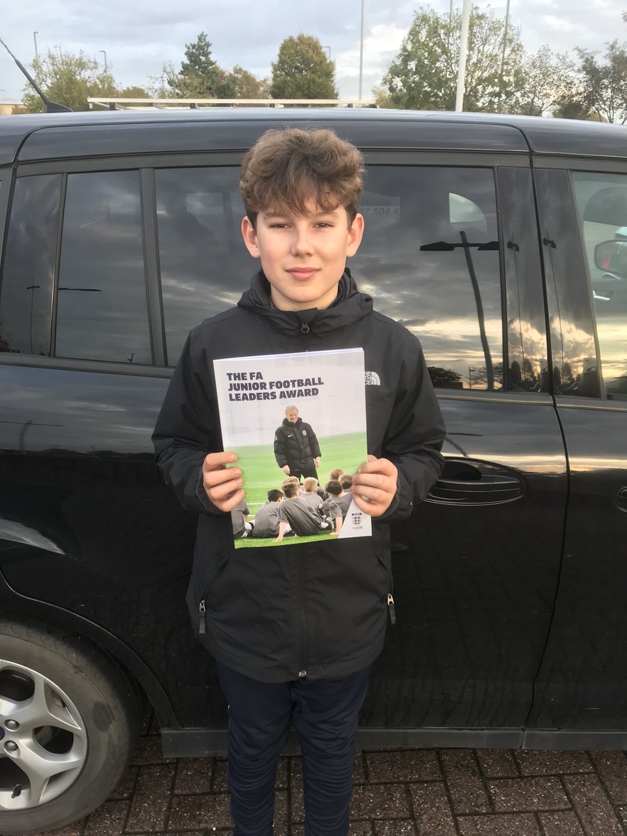 rawlings_kenny's tweet photo. @JnrPremFootball @bristolicadc @AaronVinta player completing first stage junior football leaders award #forthefurure https://t.co/TSXW3m1Fgs