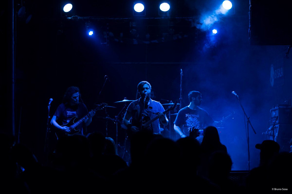 Dawnfall_XV's tweet photo. Great pic of our last gig! Check them all out in our facebook page!

#gig #metal #band #pic https://t.co/hmfiOWKJa4