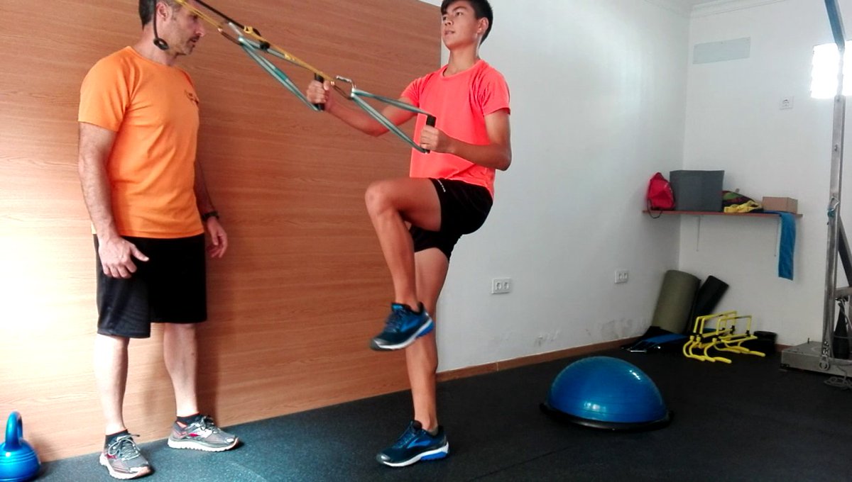 ADLSporTraining's tweet photo. Hoy despedimos a Jesús Carrasco, joven promesa del fútbol chino en Guangzhou. Te deseamos los mayores éxitos!!! Nos vemos pronto!!! https://t.co/3yayJ9XoWz
