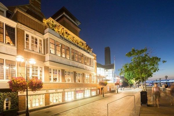Congratulations to <a href="/swanabout/">Swan About</a> for winning Best #Christmas Party Venue at the #LondonVenueAwards! #eventprofs goo.gl/AyC61z