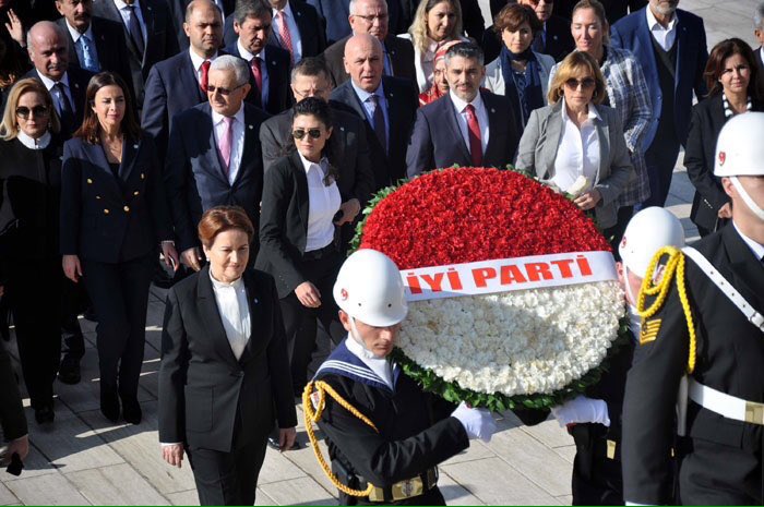 En kısa zamanda şehir teşkilatları kurulacak, seçim çalışmalarına başlanacak ama ilk görev tabiki atamızın huzuruna çıkmaktır. #iyiparti