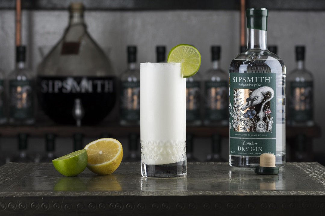 sipsmith's tweet photo. Legend has it that a Ramos should be shaken for at least 14 minutes. Now there's a challenge: https://t.co/wzMEYO6DyN https://t.co/GYF13GtVhM