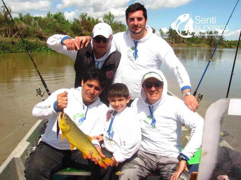 Sentilapesca's tweet photo. La #emoción de la #PrimeraVez que #pescas es #inolvidable!
Siempre recordaras a quien te enseñó a #pescar, y más si te enseño a #devolverlo https://t.co/KCosrBBsK8