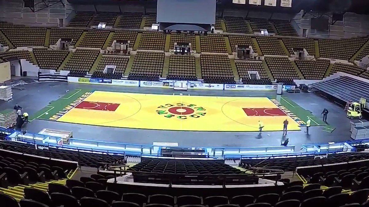 Doors open to @UWMPantherArena at 5pm for tonight's #ReturnToTheMECCA!! https://t.co/N6EUgeo8qC