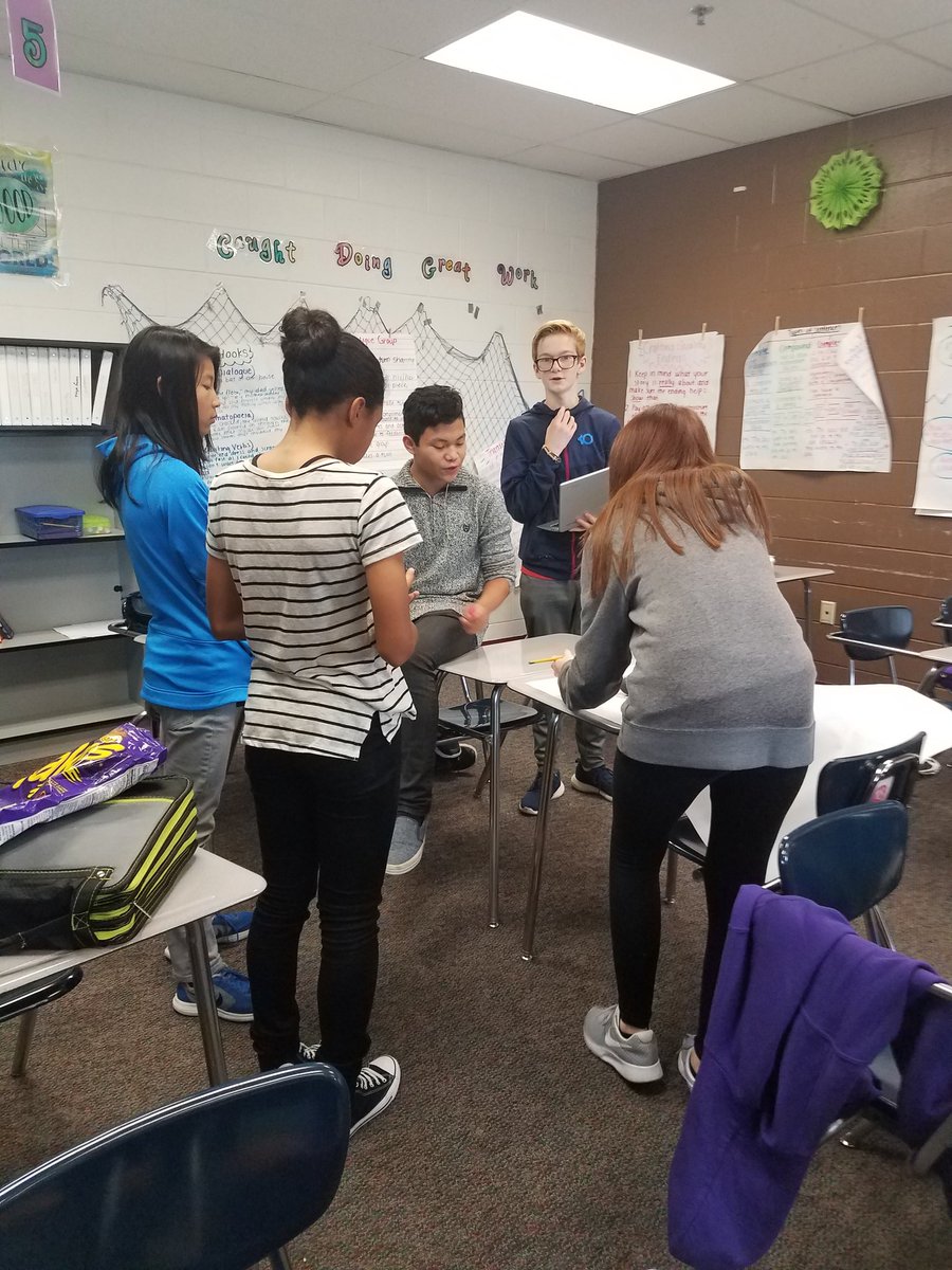 JanzeELA7's tweet photo. Students collaborating in preparation for a debate #pioneerpride @ISDSchools https://t.co/Jszc2p2JNm