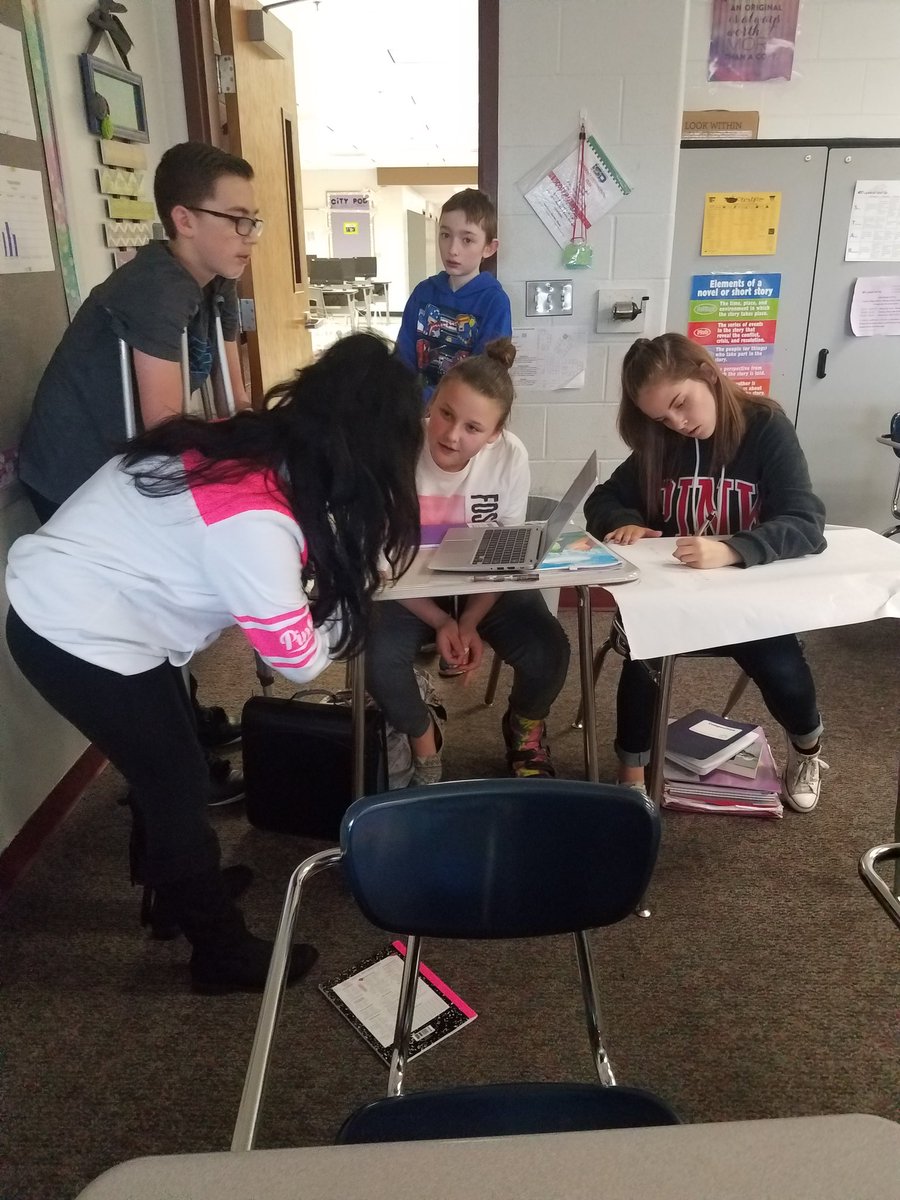 JanzeELA7's tweet photo. Students collaborating in preparation for a debate #pioneerpride @ISDSchools https://t.co/Jszc2p2JNm