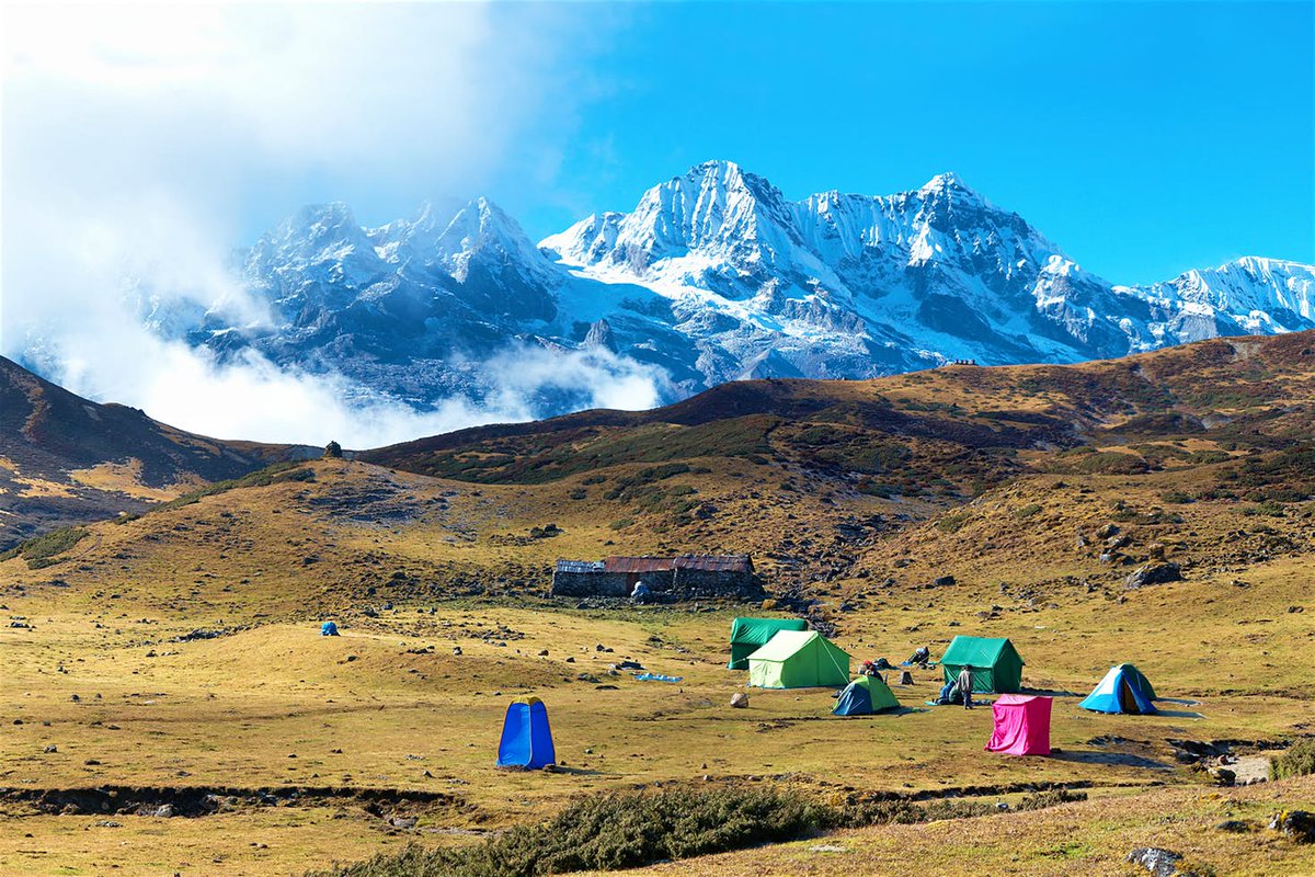 lonelyplanet's tweet photo. Pick your peak: discovering Nepal's best treks https://t.co/NhxHou4xKo by @joe_planet https://t.co/6TAiKeBRER