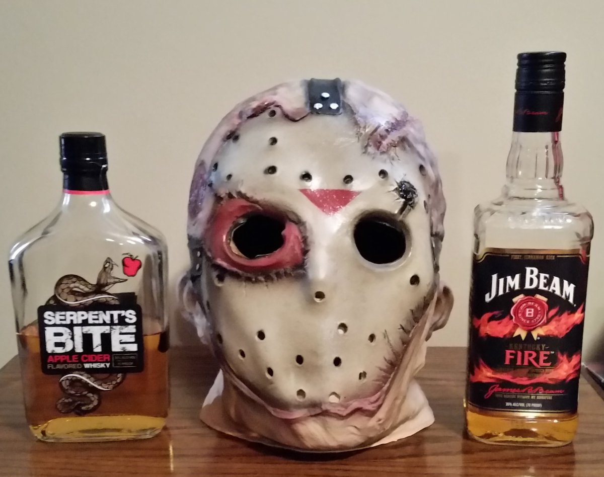 Horror_Disciple's tweet image. Have an intoxicating #ThirstyThursday Horror Fam 🥃💀