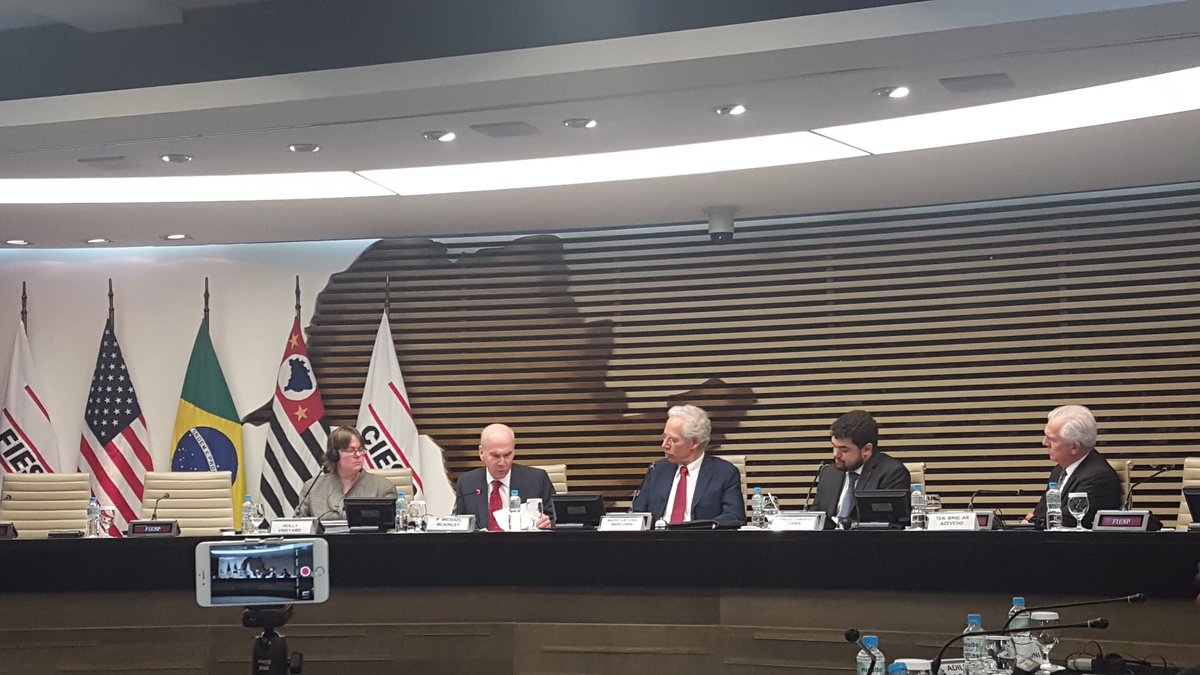 gsmarrara's tweet photo. Great initiative of #digitalsummit2017 to raise the discusion on how to digitize the Brazilian economy. @Cisco @CiscoDoBrasil is part of it. https://t.co/kEAZMmKat1