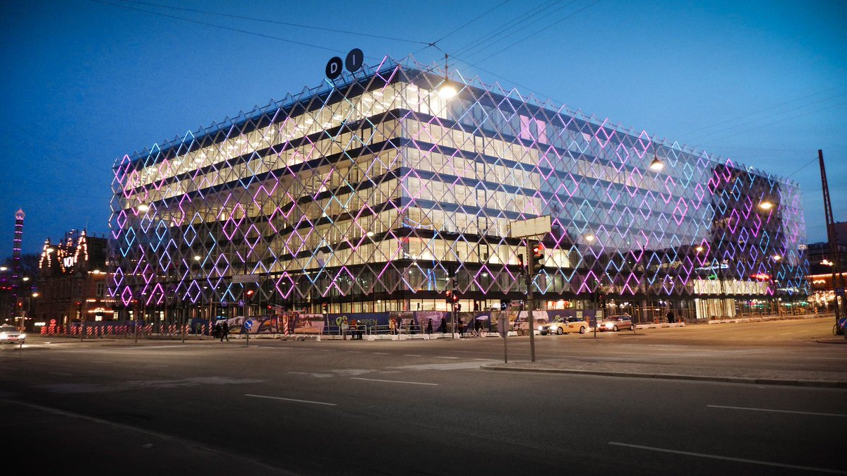 kollisiondk's tweet photo. @iGuzzini More actors equals more time spent. #DiaLights (https://t.co/HaRMFM1xlP) was quite challenging and at the same time one of my favorites. https://t.co/JWjzOWbjEY