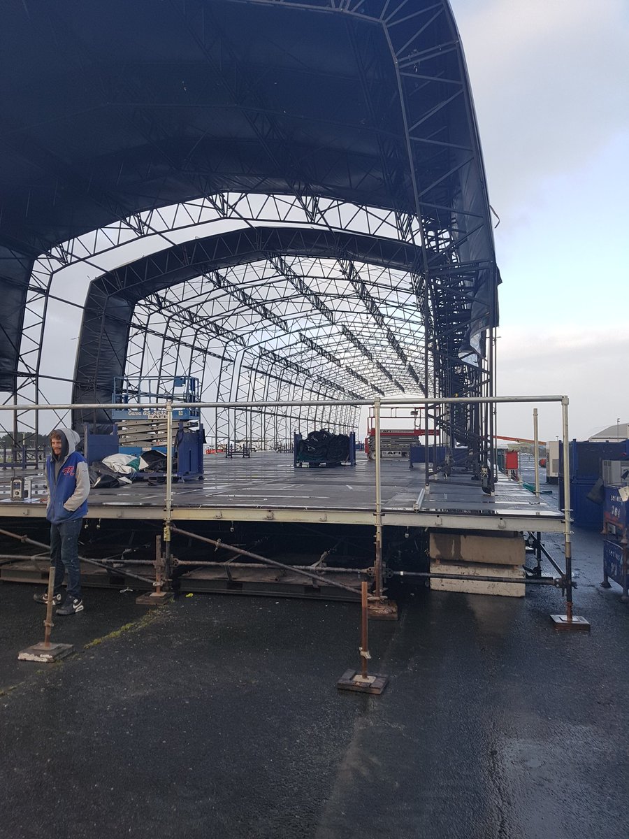 DSfreelance's tweet photo. was in Newquay this week building a massive 78m supernova for the land speed record attempt #FastNLoud #landspeedrecord #Bloodhound https://t.co/KF4DJYuSkq