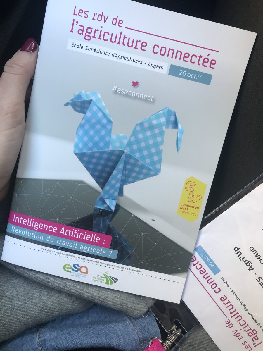 agri_up's tweet photo. #IntelligenceArtificielle : Révolution du travail agricole ? Thème de la journée des rdv #AgricultureConnectée du @Groupe_ESA #esaconnect https://t.co/JSejjVkLI5