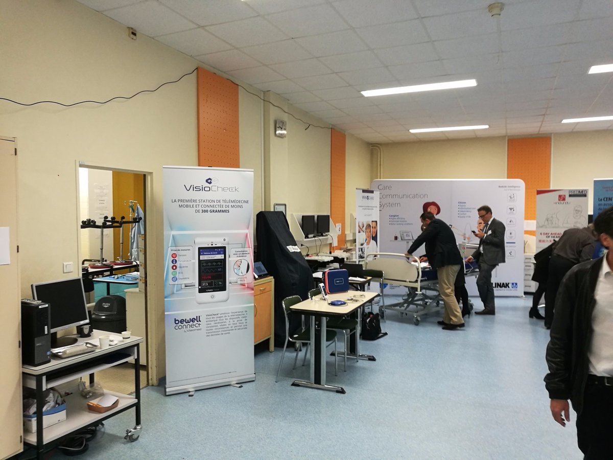 BewellConnect's tweet photo. Démo Visiocheck au #WEFAngers #Smarthealth au @chu_angers #Telemedecine @teboul14 https://t.co/bdsb5XuFEm