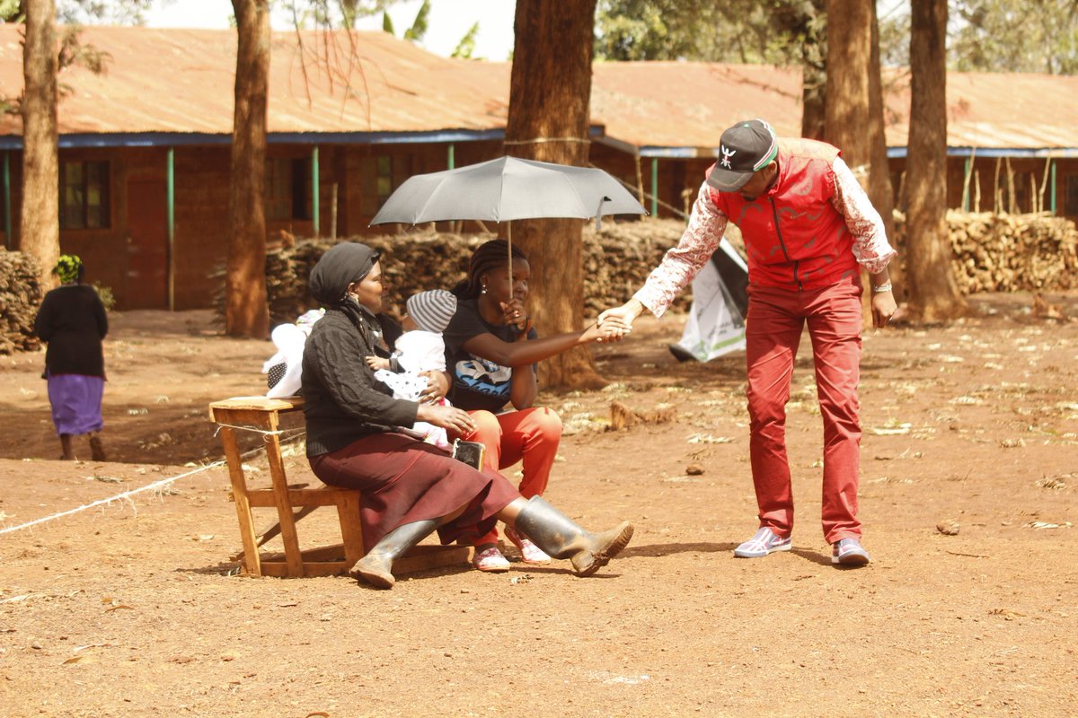 KarungoThangwa's tweet photo. #NimeVOTE at Mitahato Primary school #iGotYourBack https://t.co/1ggQJzV17U