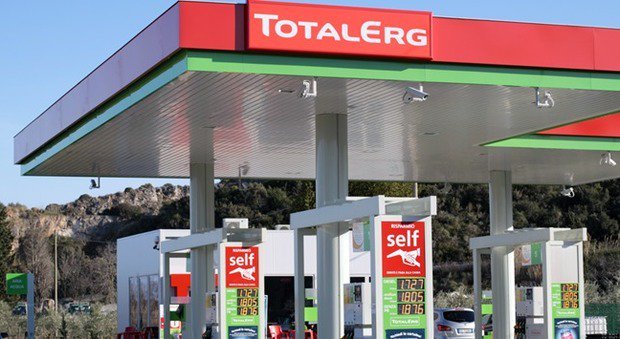 erpecnewslive's tweet photo. Total & Erg considers selling its Italian fuel station business
https://t.co/jiZyvvIGbe
#totalerg #italy https://t.co/McgVm5zJKI