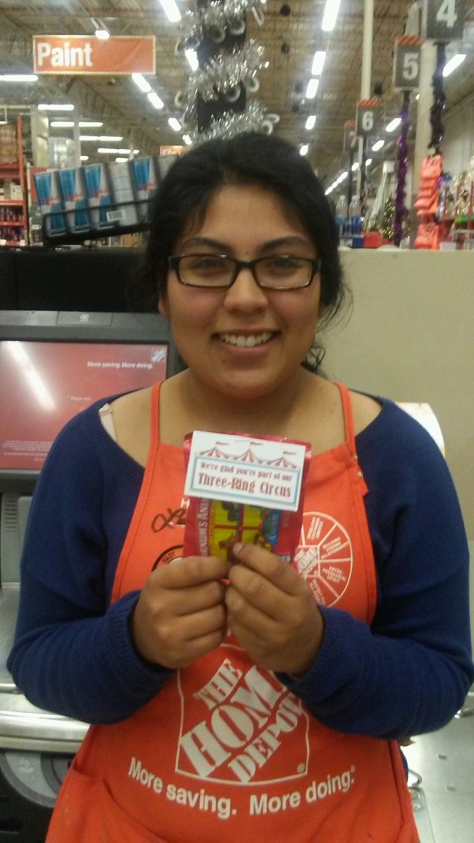 woboat1's tweet photo. Day 26 and cashier Lesly enjoying her 26th treat, animal crackers at 1603! @MYoungson1603 @CollazoH #CAM20 #D164OrangeProud https://t.co/i8iouyLVFr